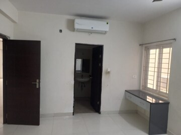 Room in 3 BHK Apartment at Creative Koven Udaya Cresent, Kondapur – for Rent