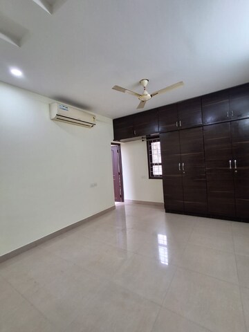 Room in 3 BHK Apartment at Maphar Calyx, Kondapur – for Rent