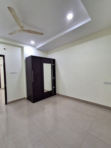 Room in 3 BHK Apartment at Maphar Calyx, Kondapur – for Rent