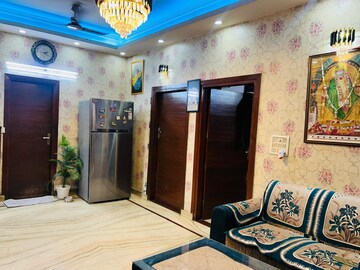 Bedroom in 3 BHK Builder Floor at Shastri Nagar – for Sale