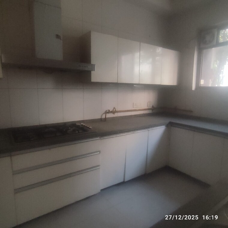 Kitchen, tata-primanti-villas 4 Bedroom 8500 Sq.Ft. Villa In Sector 72 Gurgaon 9719372