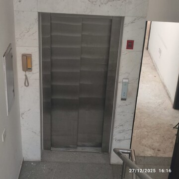 Bathroom in 4 BHK Villa at Tata Primanti Villas, Sector 72 – for Rent