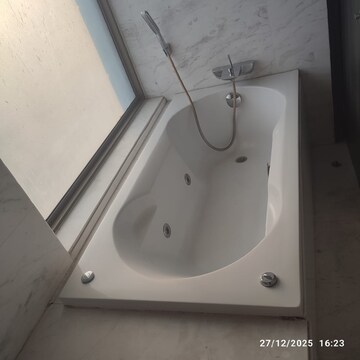 Bathroom in 4 BHK Villa at Tata Primanti Villas, Sector 72 – for Rent