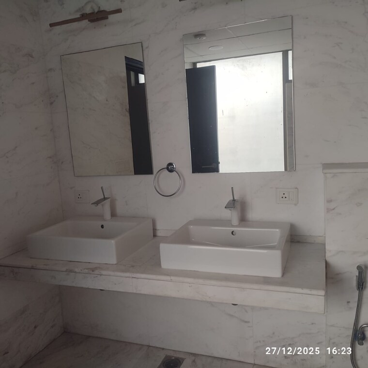 Bathroom, tata-primanti-villas 4 Bedroom 8500 Sq.Ft. Villa In Sector 72 Gurgaon 9719372