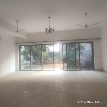 Room in 4 BHK Villa at Tata Primanti Villas, Sector 72 – for Rent