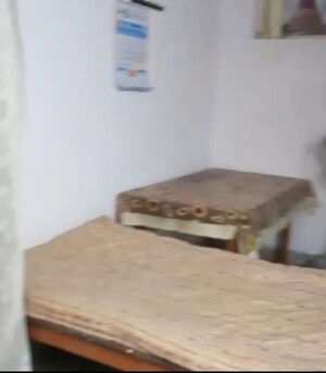 1 RK Villa For Rent in Aliganj