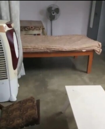 Bedroom in 1 RK Villa at Aliganj – for Rent