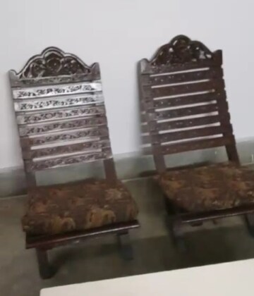 Living Room in 1 RK Villa at Aliganj – for Rent