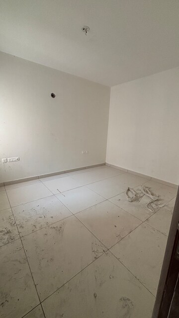 Room in 3 BHK Apartment at Prestige Green Gables, Panathur – for Sale