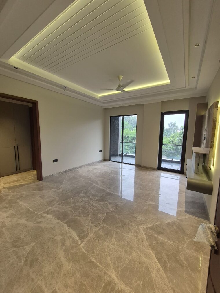 Room, paschim vihar 3 Bedroom 1800 Sq.Ft. Apartment In Paschim Vihar Delhi 9719391