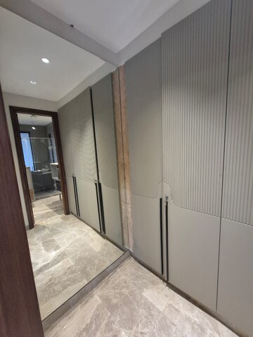 Room in 3 BHK Apartment at Paschim Vihar – for Rent