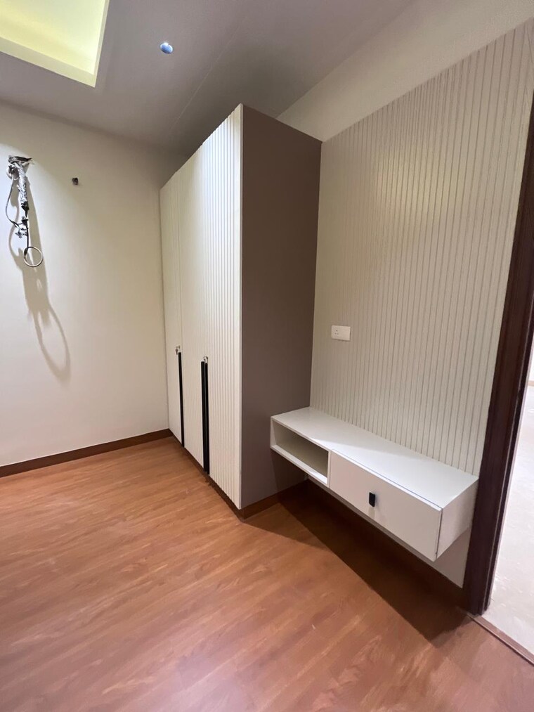 Room, paschim vihar 2 Bedroom 1000 Sq.Ft. Apartment In Paschim Vihar Delhi 9719393