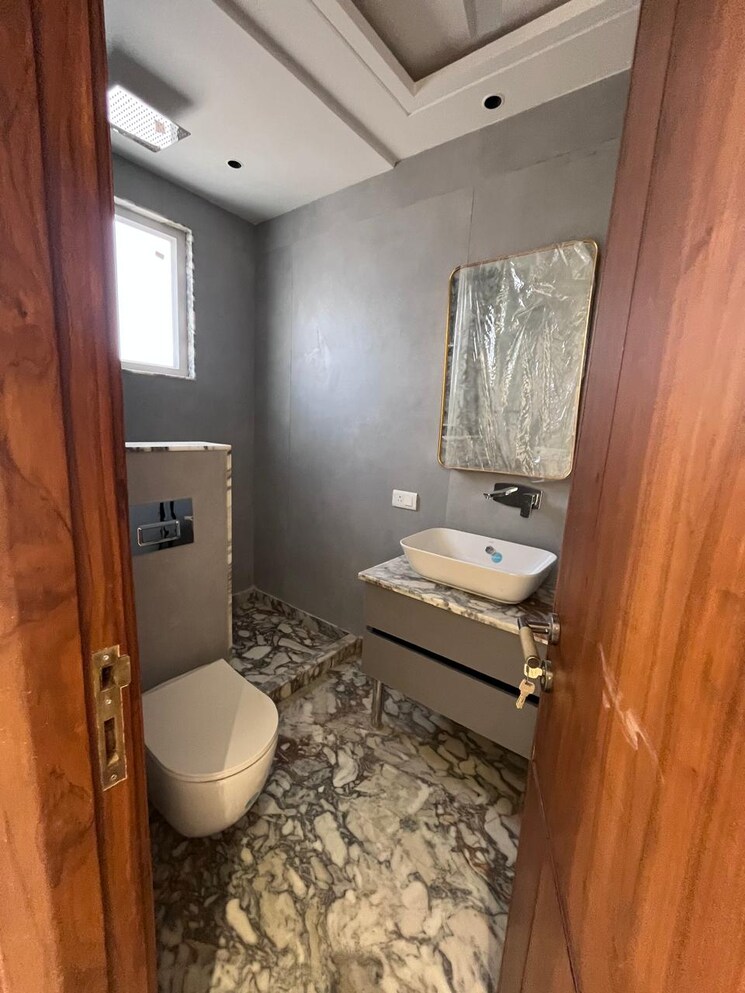 Bathroom, paschim vihar 2 Bedroom 1000 Sq.Ft. Apartment In Paschim Vihar Delhi 9719393