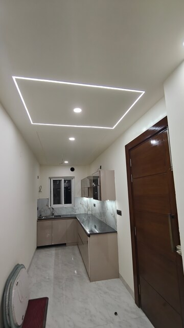 Building Lobby in 3 BHK Builder Floor at BPTP District 3, Sector 85 – for Sale