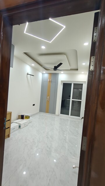 Building Lobby in 3 BHK Builder Floor at BPTP District 3, Sector 85 – for Sale