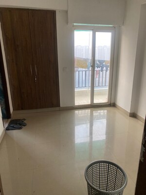 Room in 2 BHK Apartment at Aims Greens Avenue, Sector 4 Greater Noida – for Rent