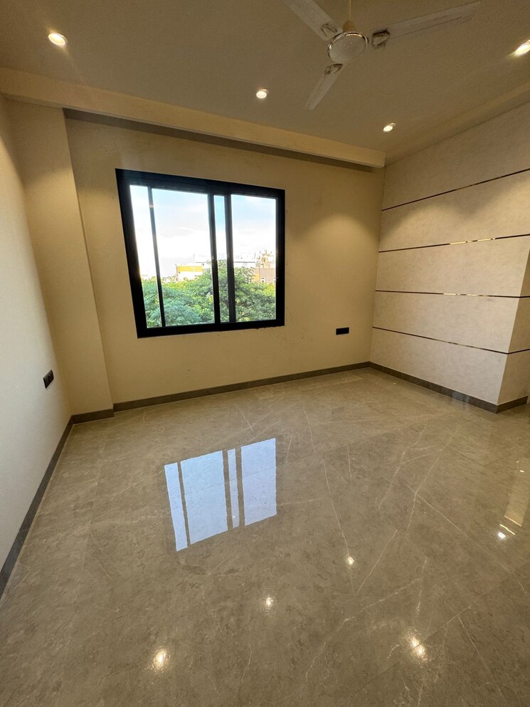 Room, apex-anuradha-apartments 3 Bedroom 1250 Sq.Ft. Builder Floor In Paschim Vihar Delhi 9719400