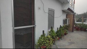 1 BHK Villa – Exterior View View at Aliganj - for Rent