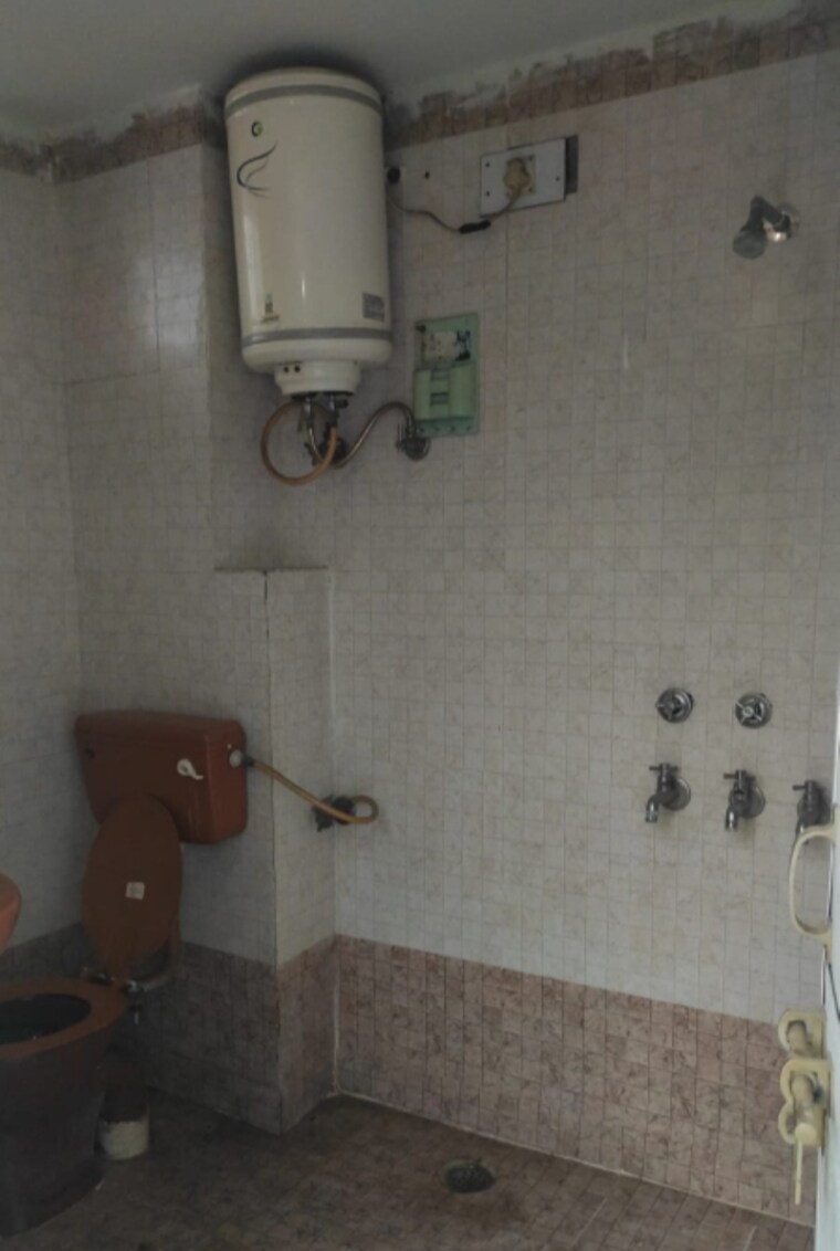 Bathroom, aliganj 1 Bedroom 520 Sq.Ft. Villa In Aliganj Lucknow 9719414