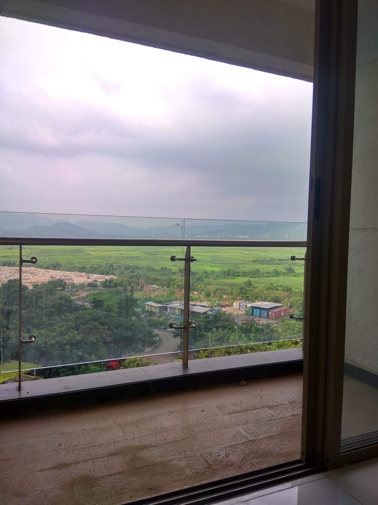 Swimming Pool, lodha-splendora 3 Bedroom 1124 Sq.Ft. Apartment In Ghodbunder Road Thane 9719424