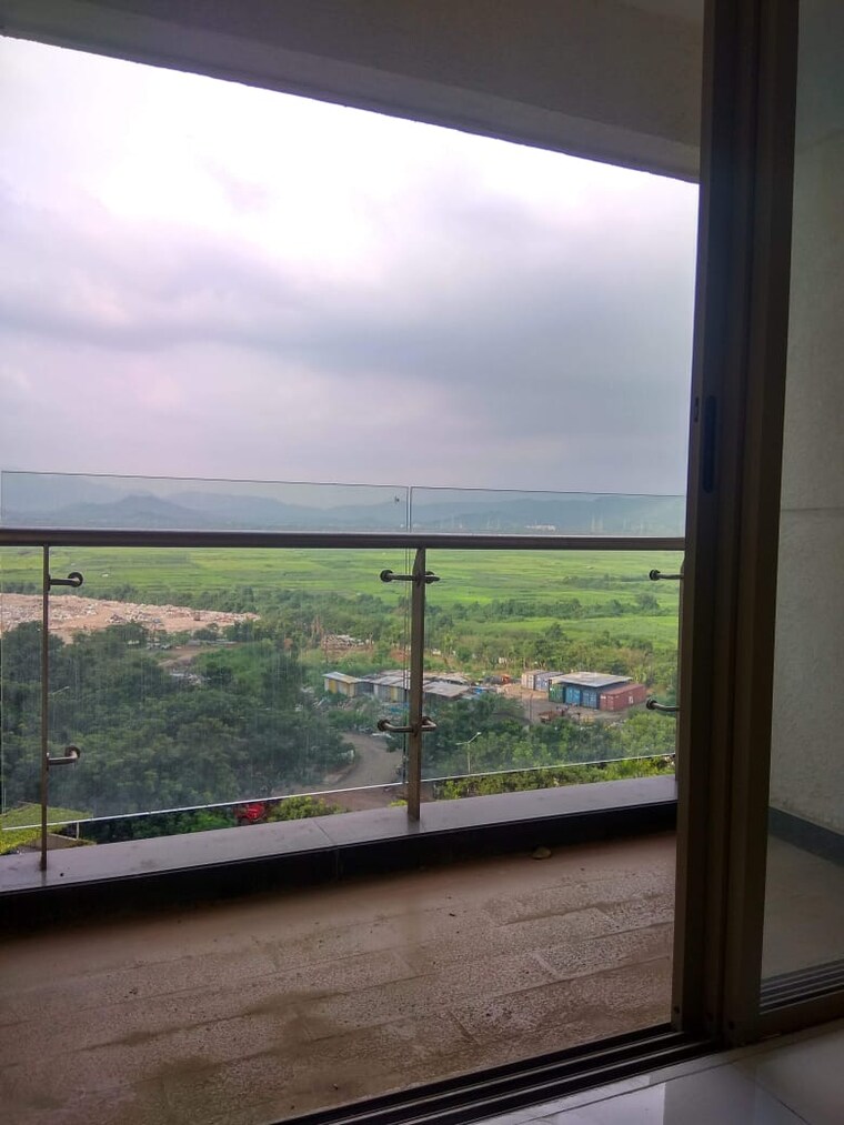 Swimming Pool, lodha-splendora 3 Bedroom 1124 Sq.Ft. Apartment In Ghodbunder Road Thane 9719426