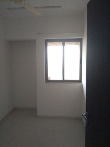 Room in 3 BHK Apartment at Lodha Splendora, Ghodbunder Road – for Rent