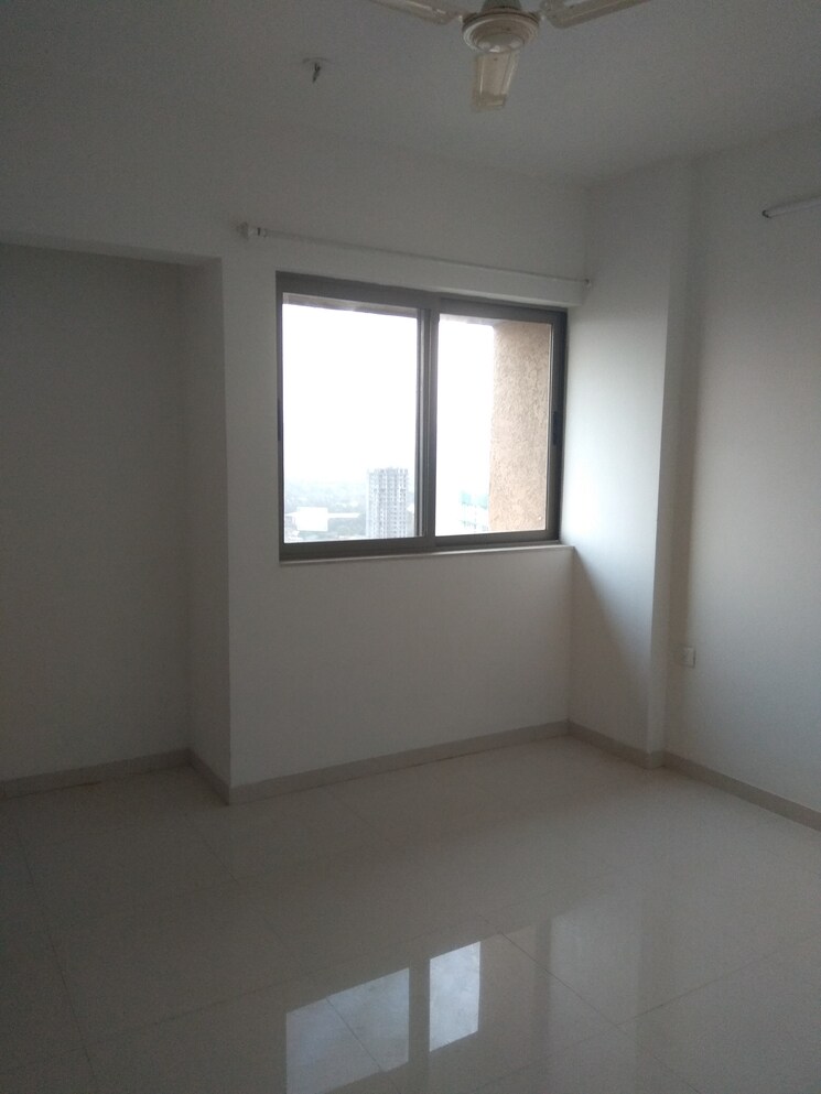 Room, lodha-splendora 3 Bedroom 1124 Sq.Ft. Apartment In Ghodbunder Road Thane 9719424