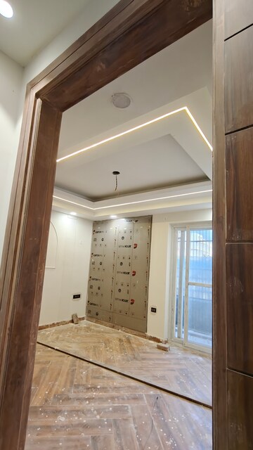 Room in 4 BHK Builder Floor at Sector 8 – for Sale