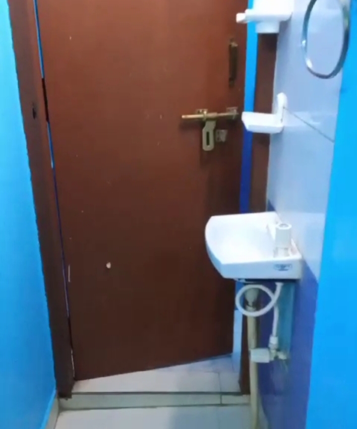 1 BHK + Study Room Independent House For Rent in Aliganj