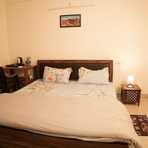 Bedroom in  Pg at Gomti Nagar – for Rent