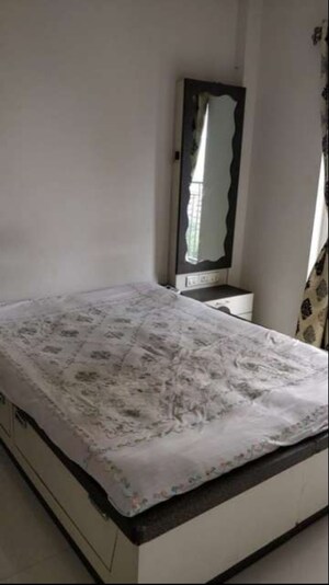 2 BHK Apartment For Rent in Rustomjee Urbania Azziano, Thane West