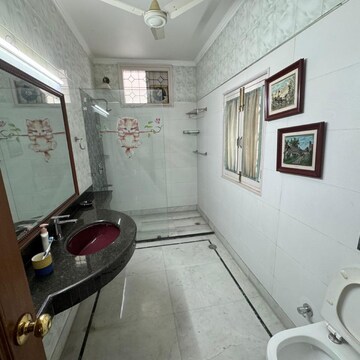 Parking in 5 BHK Independent House at Palam Vihar Residents Association, Palam Vihar – for Rent