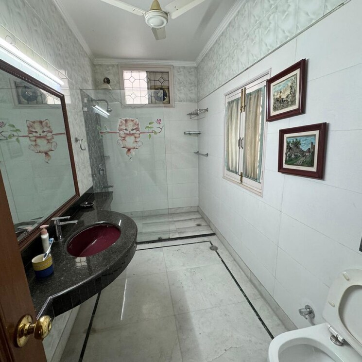  Parking, palam-vihar-residents-association 5 Bedroom 360 Sq.Yd. Independent House In Palam Vihar Gurgaon 9719478