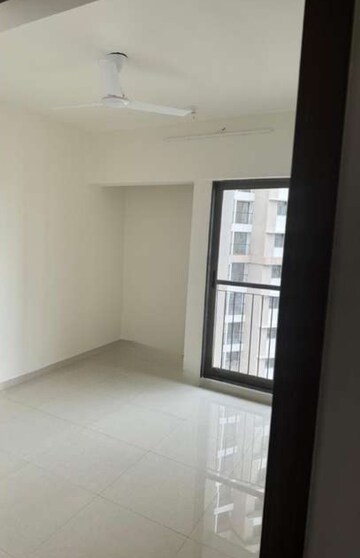 Room in 2 BHK Apartment at Runwal Eirene, Balkum Pada – for Rent