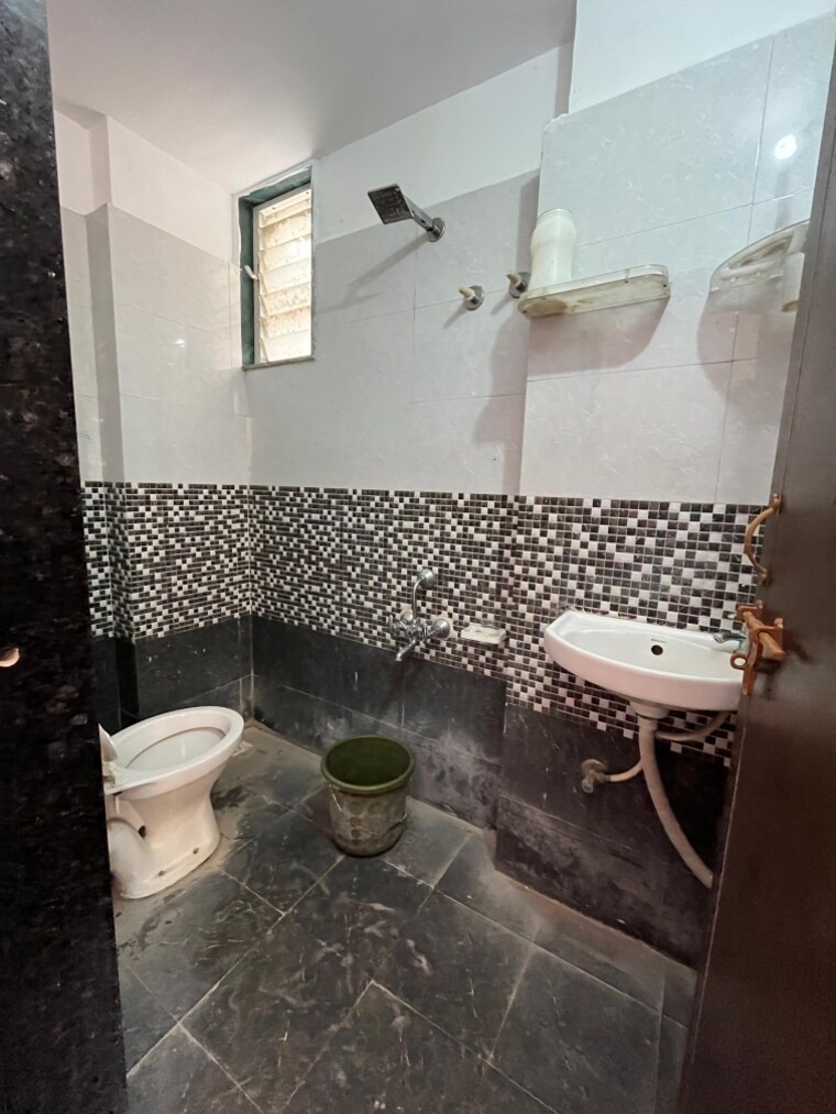 Bathroom, prathna-elegance 2 Bedroom 1200 Sq.Ft. Apartment In Gota Ahmedabad 9719454