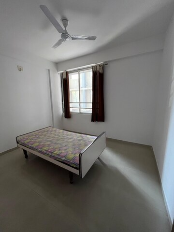 Room in 2 BHK Apartment at Prathna Elegance, Gota – for Rent