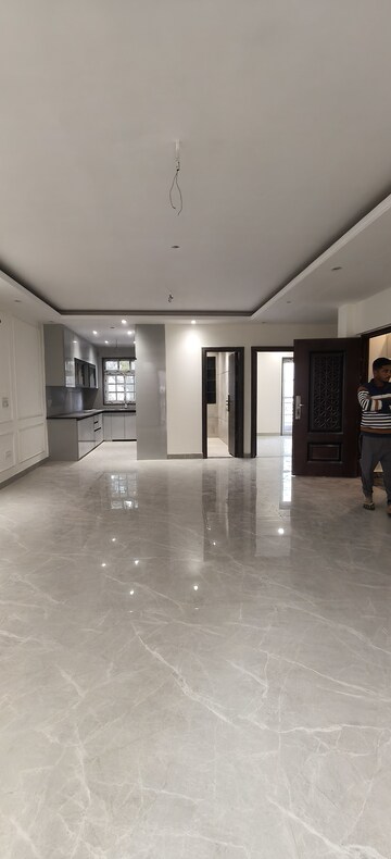 Living Room in 2.5 BHK Builder Floor at Ansal Plaza Sector-23, Sector 23 – for Rent