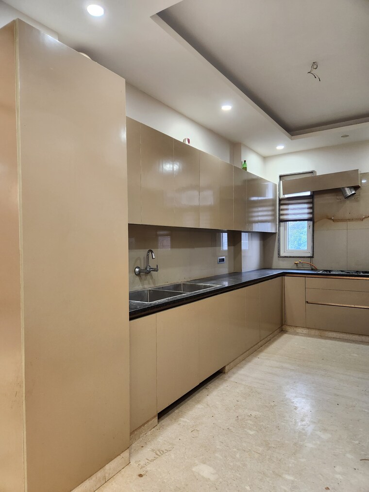 Kitchen, palam-vihar-residents-association 3 Bedroom 2000 Sq.Ft. Builder Floor In Palam Vihar Gurgaon 9719481