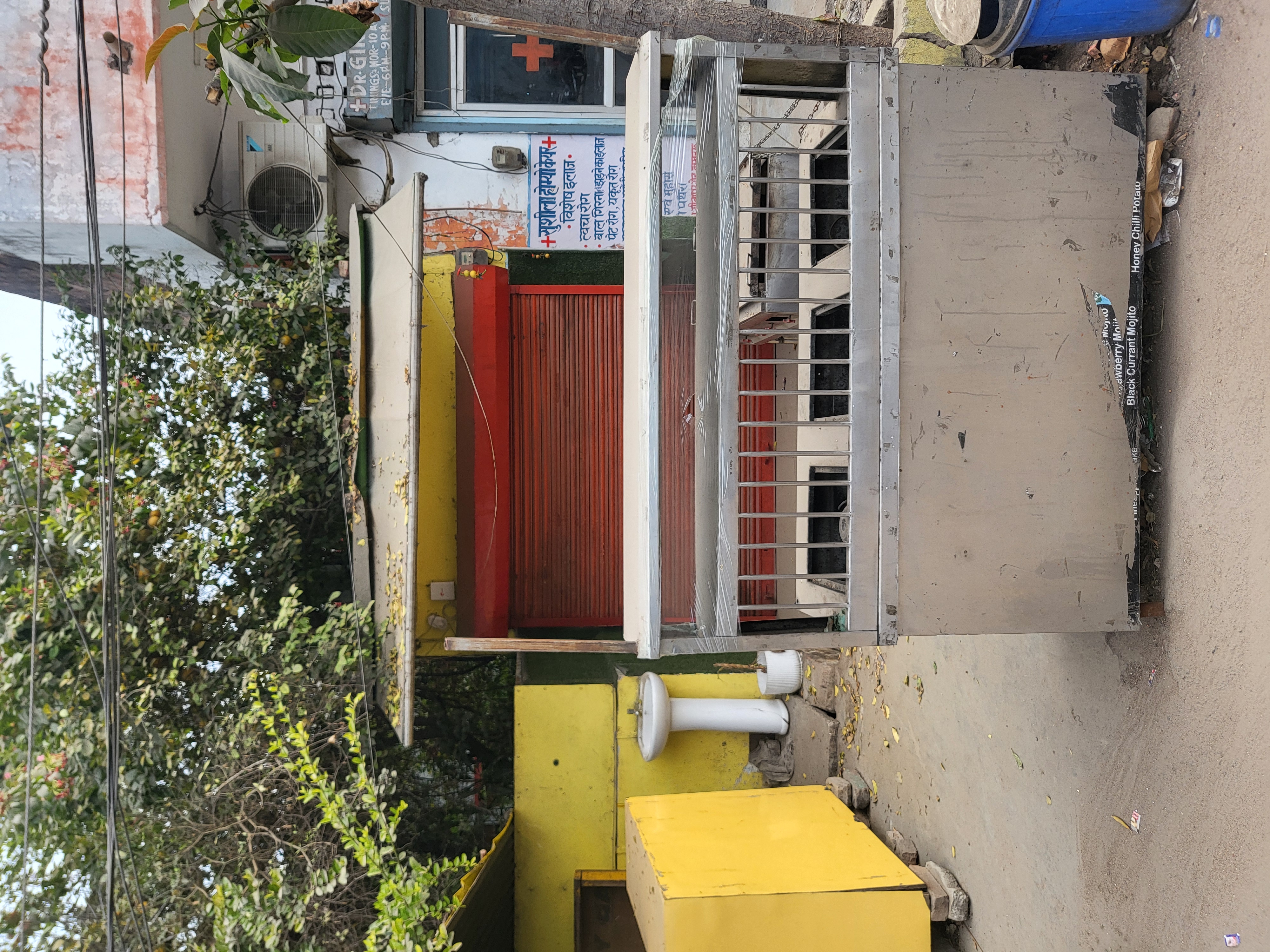 Retail Shop For Rent in Daliganj