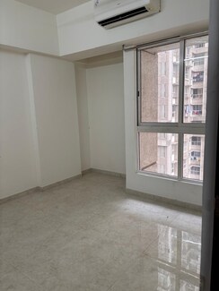 1 BHK Apartment For Sale in Lodha Amara