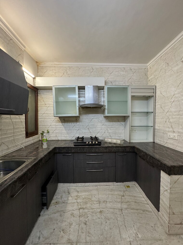 Kitchen, shivalik colony 2 Bedroom 1800 Sq.Ft. Builder Floor In Shivalik Colony Delhi 9719531