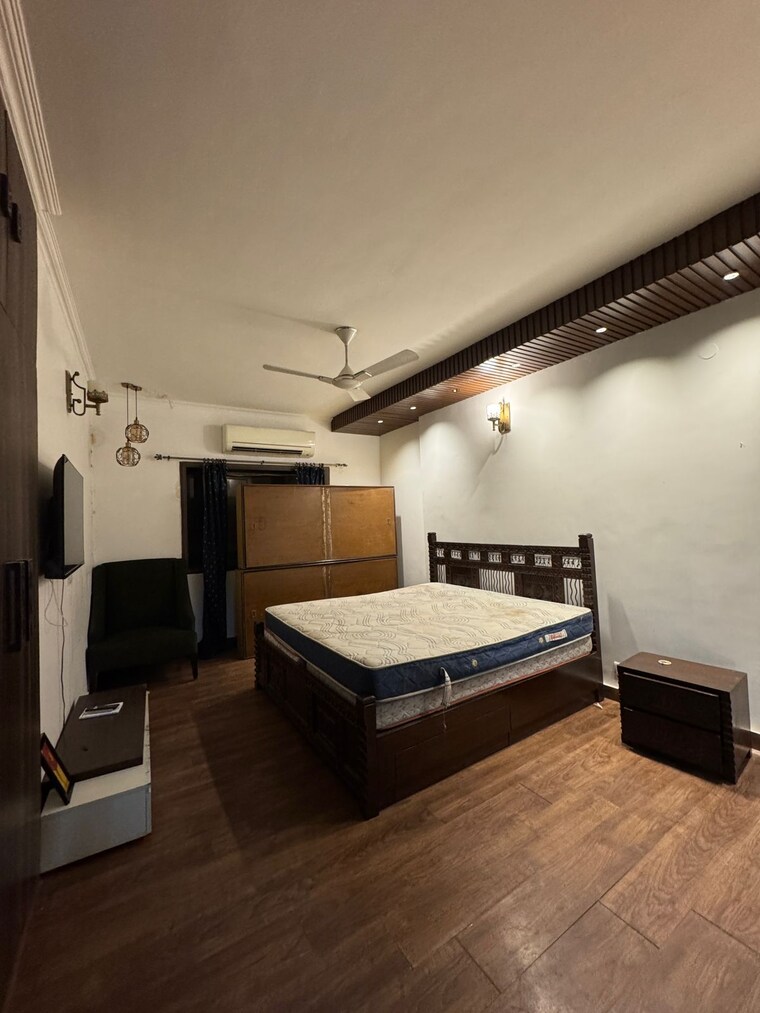 Living Room, shivalik colony 2 Bedroom 1800 Sq.Ft. Builder Floor In Shivalik Colony Delhi 9719531