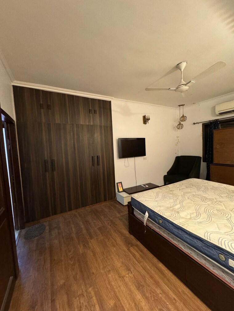 Bedroom, shivalik colony 2 Bedroom 1800 Sq.Ft. Builder Floor In Shivalik Colony Delhi 9719531