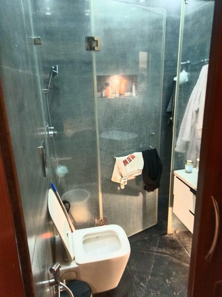 Bathroom, shivalik colony 2 Bedroom 1800 Sq.Ft. Builder Floor In Shivalik Colony Delhi 9719531