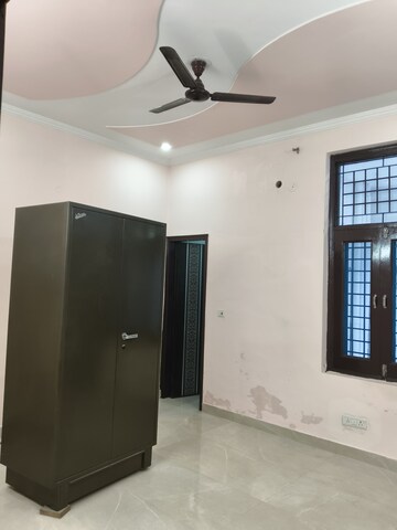 Room in 2 BHK Villa at RWA Apartments Sector 122, Sector 122 – for Rent