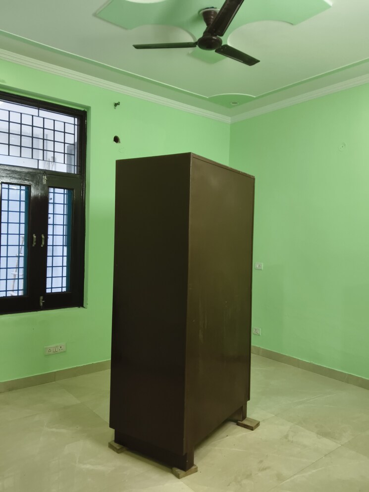 Room, rwa-apartments-sector-122 2 Bedroom 162 Sq.Mt. Villa In Sector 122 Noida 9719545