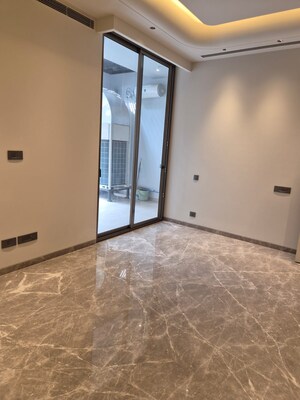 Room in 3 BHK Builder Floor at Safdarjung Enclave – for Sale