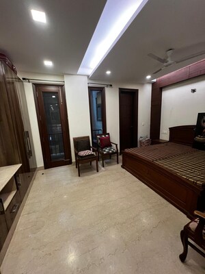 Gym in 3 BHK Builder Floor at Safdarjung Enclave – for Sale