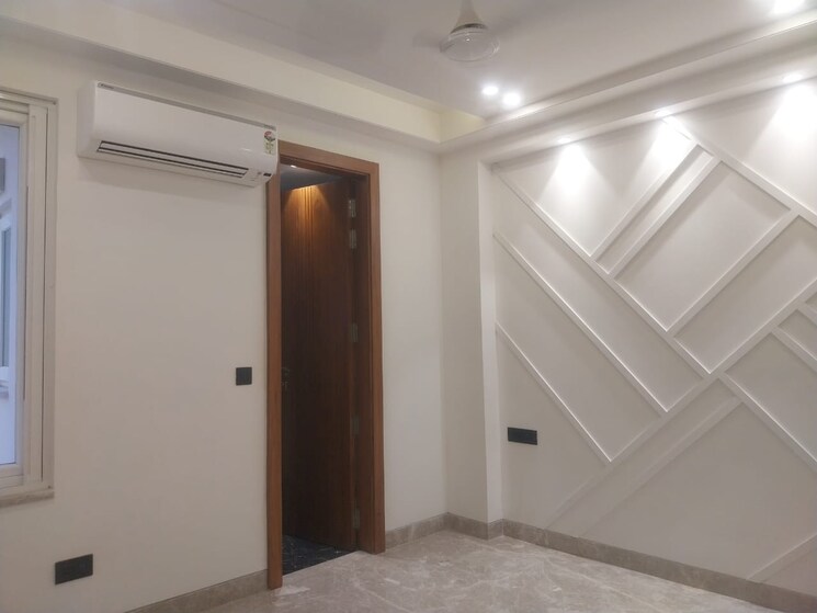 Room, safdarjung enclave 3 Bedroom 200 Sq.Yd. Builder Floor In Safdarjung Enclave Delhi 9719582
