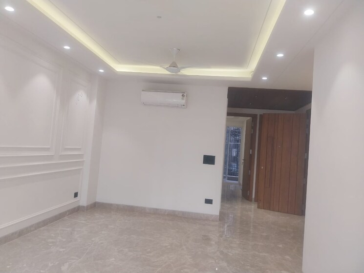 Room, safdarjung enclave 3 Bedroom 200 Sq.Yd. Builder Floor In Safdarjung Enclave Delhi 9719582